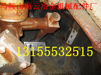 青島科尼樂1500混凝土攪拌機(jī)耐磨圍板、攪拌刮刀、攪拌臂生產(chǎn)廠家
